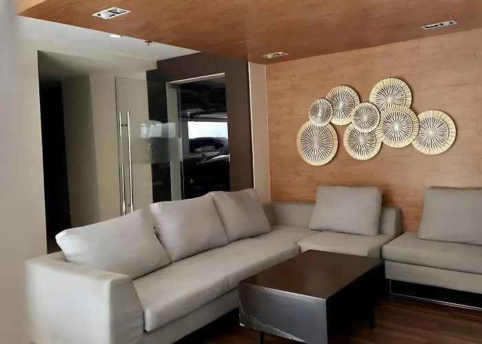 Cb 2br Unit Taguig Self-check-in & Wi-fi Apartment